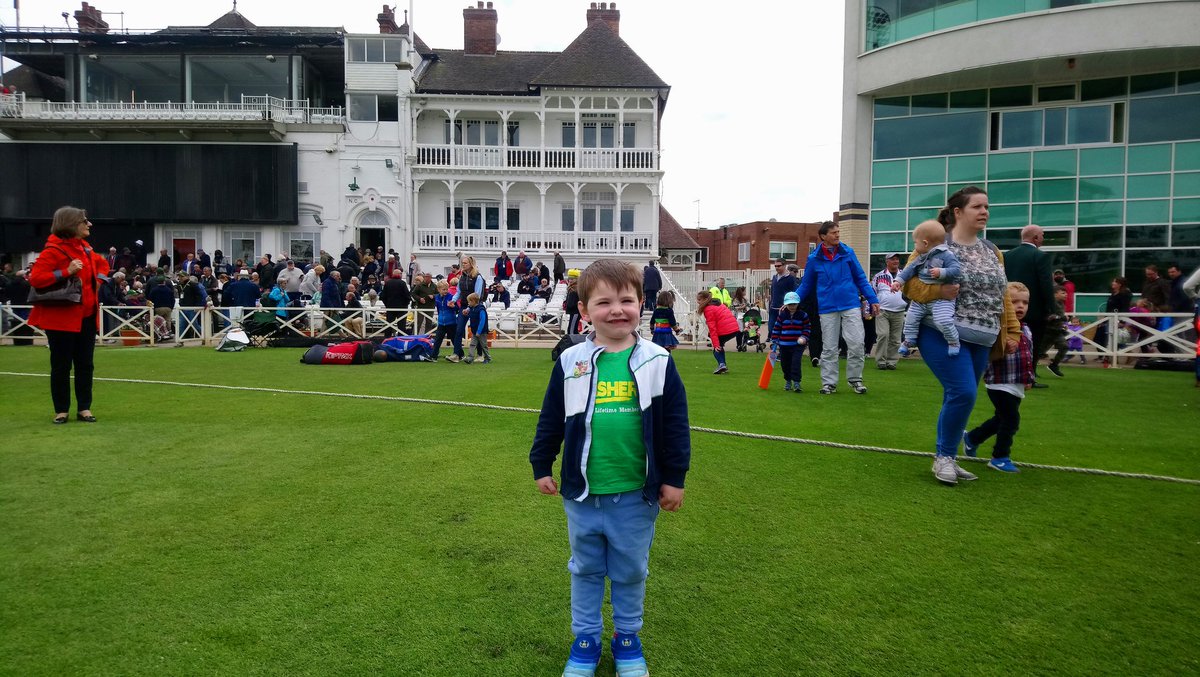 MattFisher05's tweet photo. Thanks @TrentBridge for a great day my kids first taste of County cricket and both now can't wait for there next game https://t.co/qPkj5Lr1q5