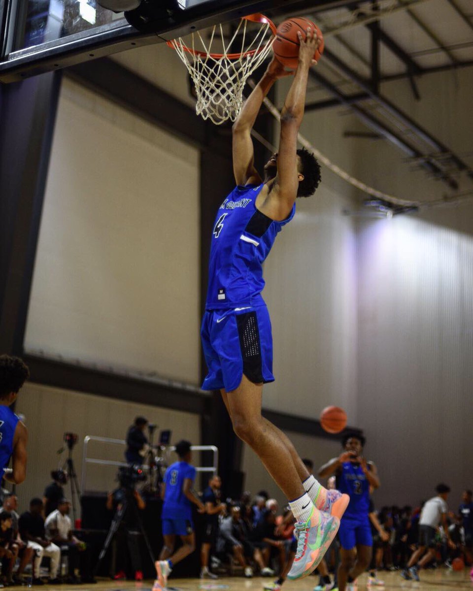 35Ventures's tweet image. .@teamdurantaau taking on @NikeEYB in ATL this weekend 🔥 #TeamDurant #MoveAsOne #NikeEYBL #2019EYBL