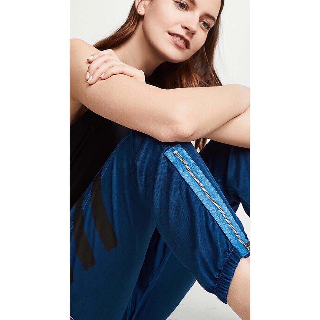 FREECITYletsgo's tweet image. LETSGO FREECITYJUMP! ⚡️ unisex SATIN JUMPpant available in multiple colors! #satin #weekendvibes #fashion #style #la #California #Spring2019 #jumppant #colors #freecity #unisex