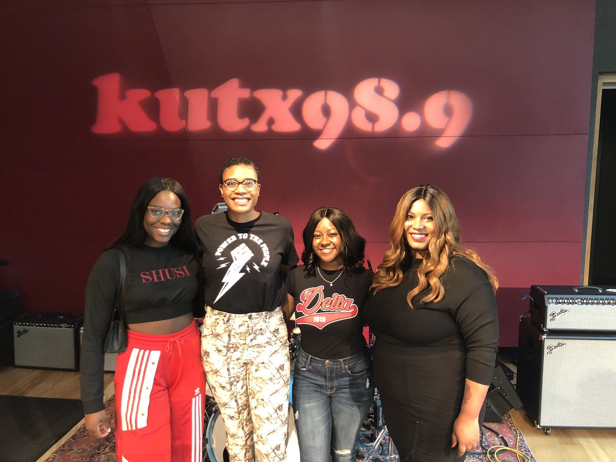 FaylitaHicks's tweet photo. Thank you again to the #TwoAndFro podcast for having me out at the #TinyTexasFest at @UTAustin ! https://t.co/MloMA0Up4b