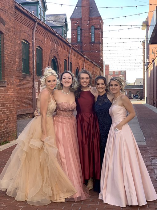 1 pic. i had the honor of going to prom woth my best friends and i hope that the beauty that all of my
