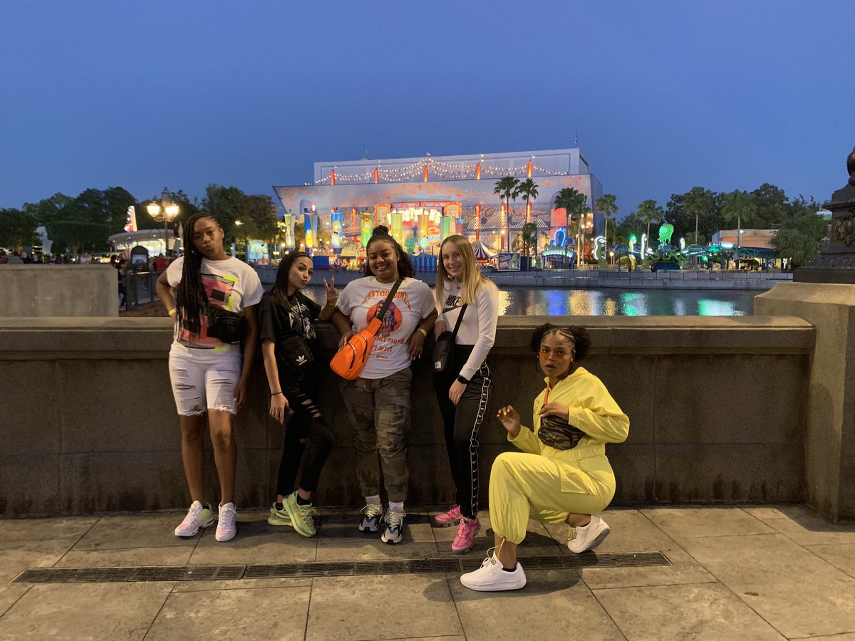pettygem's tweet image. 🎡 #gradbash2k19