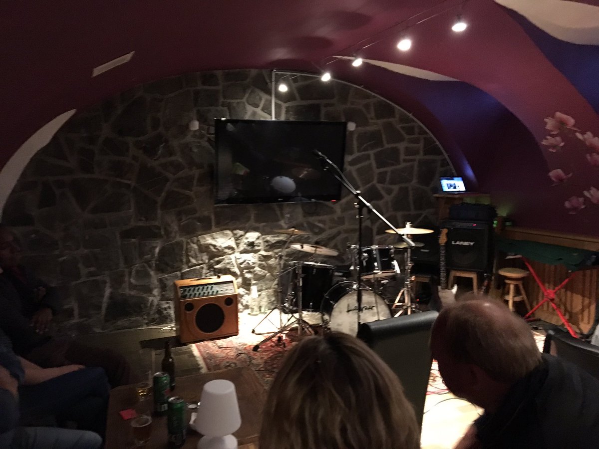 brindusaf's tweet photo. @CarnotzetC looking forward to @carvinjones tonight! https://t.co/YpbDIACZuH