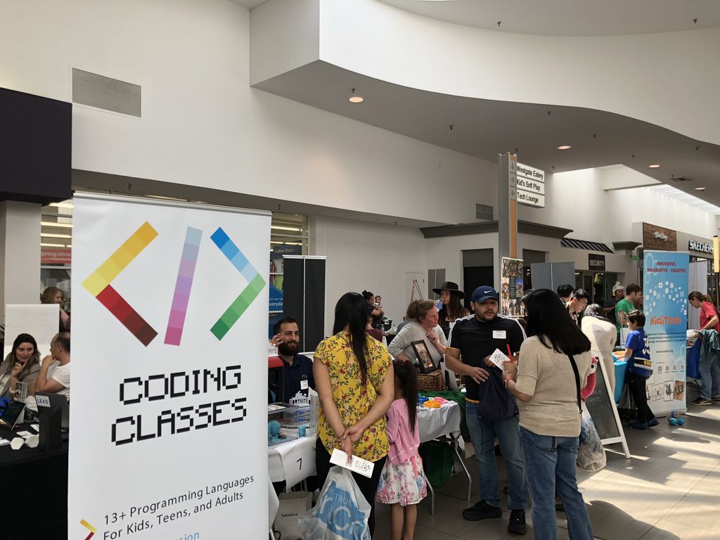 codingclasses's tweet image. Thanks for visiting us at the fair, we met many excited kids who can’t wait to be on-board with @codingclasses, see you at our camps and classes