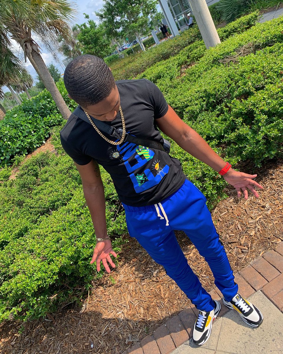 KdubKurk's tweet image. #gradbash2k19 #GradBash2k19 #gradbash #FAMU23