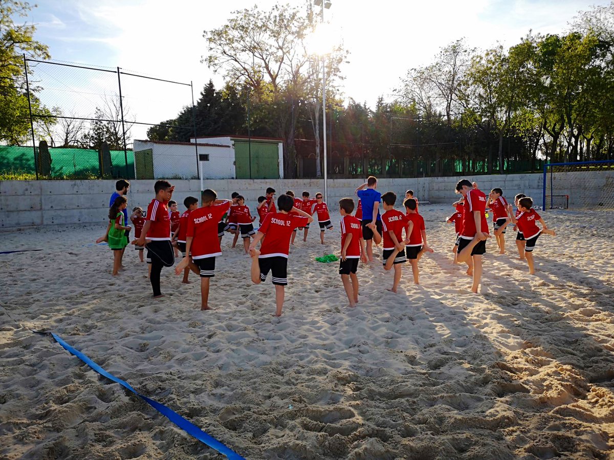 Campus_12's tweet photo. Tarde de fútbol, arena y sol en #SCHOOL12 #Beachsoccer
@MarceloM12 & @caioalves_12
@adidas_ES #training12 #team12 https://t.co/g62vzOUAN0