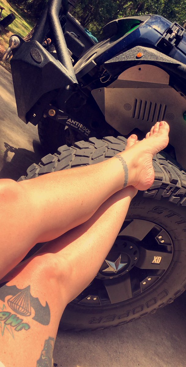 My Sunday relaxation therapy 💕 #jeepgirls #jeepsandtattoos #stitch #jeepmafia #shejeeps #notapavememtprincess