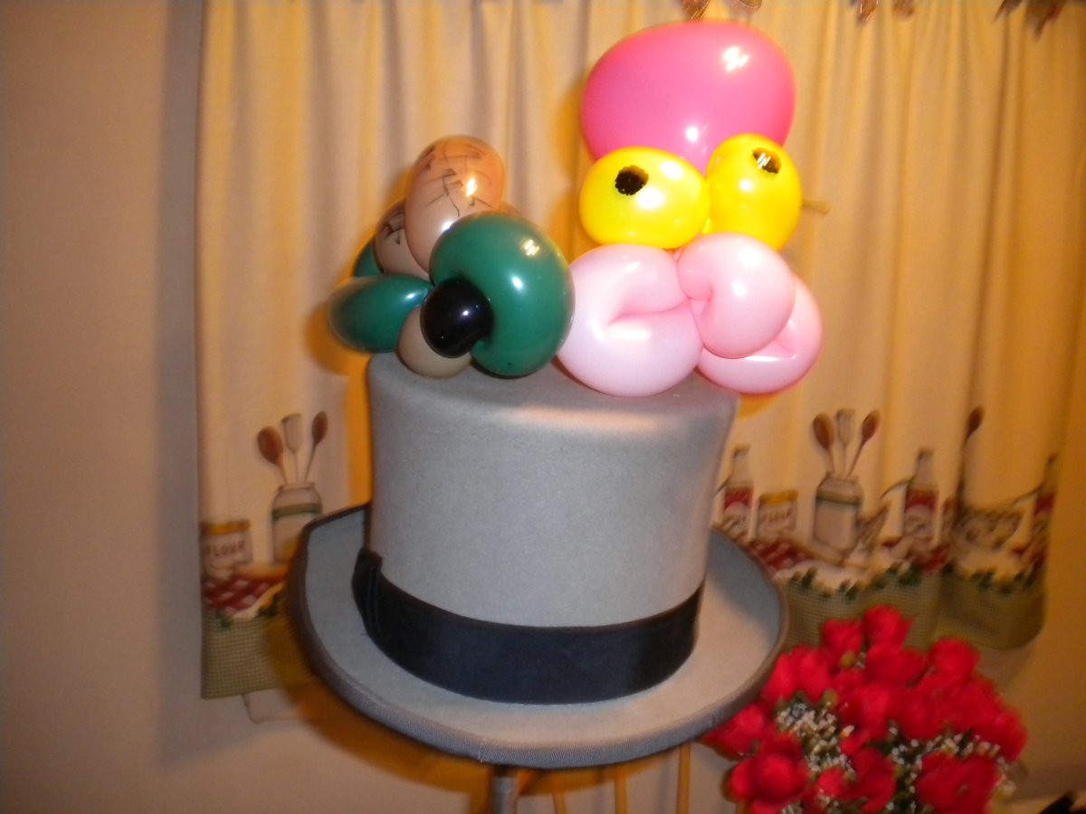 petstv1's tweet photo. #RentAMagician  Camden County NJ (856) 545 - 7873
We offer a full 30 minutes of magic show with additional 15 of balloon animal for $100 dollars and $25 for additional 30 balloon animals 
#njbirthdaymagician #njkidsmagigian #njevents #camdencountymagician #njballoonartist #magic https://t.co/VY2PsAnt7o