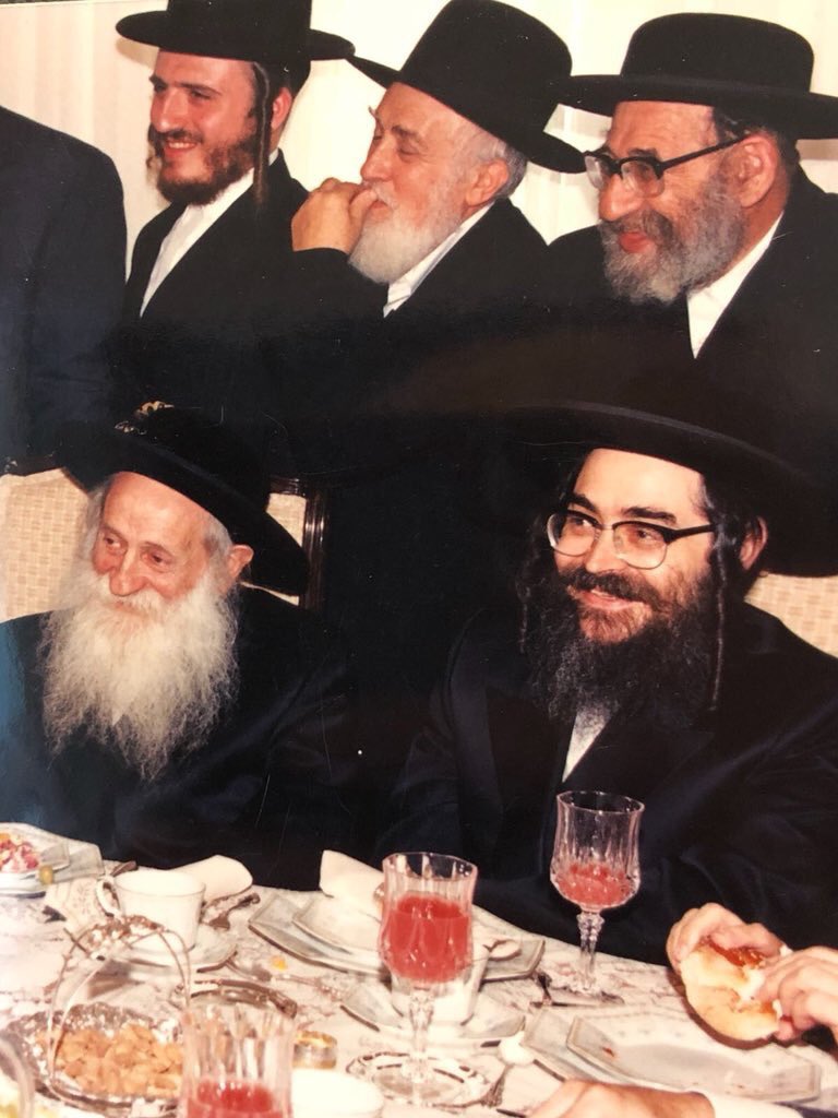 HQSatmar's tweet photo. TODAY 12 new #BarMitzvah Boys putting on their new #Tefillin for the first time by Satmar Grand Rebbe Aron in Town of 🌴Palm Tree🌴what’s notable is that most of them are named “Moshe” after Satmar Grand Rebbe Moshe Teitelbaum OBM (1914-2006) It’s the 13th #Yahrtzeit this week. https://t.co/kg7gjFPft5