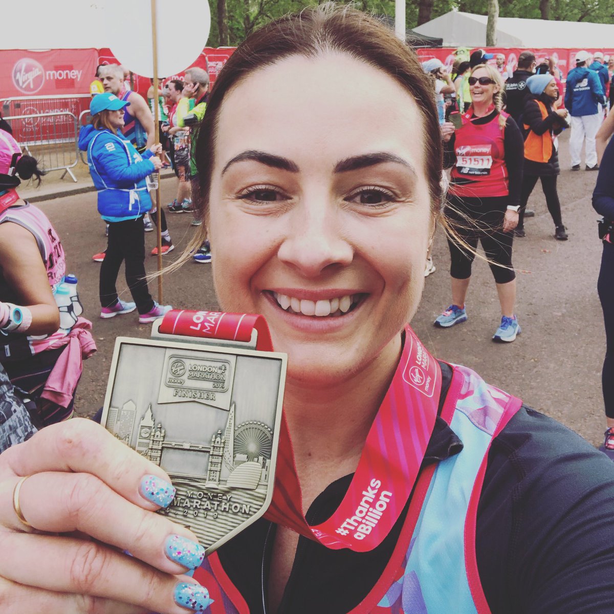 I did it!!! It was bloomin hard but I loved it! Thank you to everyone who has supported me - we’ve raised over £2600 for @DementiaRev 😍😍😍 #londonmarathon2019 @LondonMarathon #DementiaRevolution