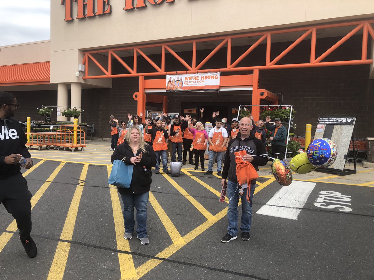 xxArt46xx's tweet photo. On to your next Chapter, Chris you are an amazing person and everything happens for a reason. All your hard work and dedication will always be appreciated here at your first home 903. Good Luck in 6917. Gonna miss ya 😢. https://t.co/tCyQhJuccy