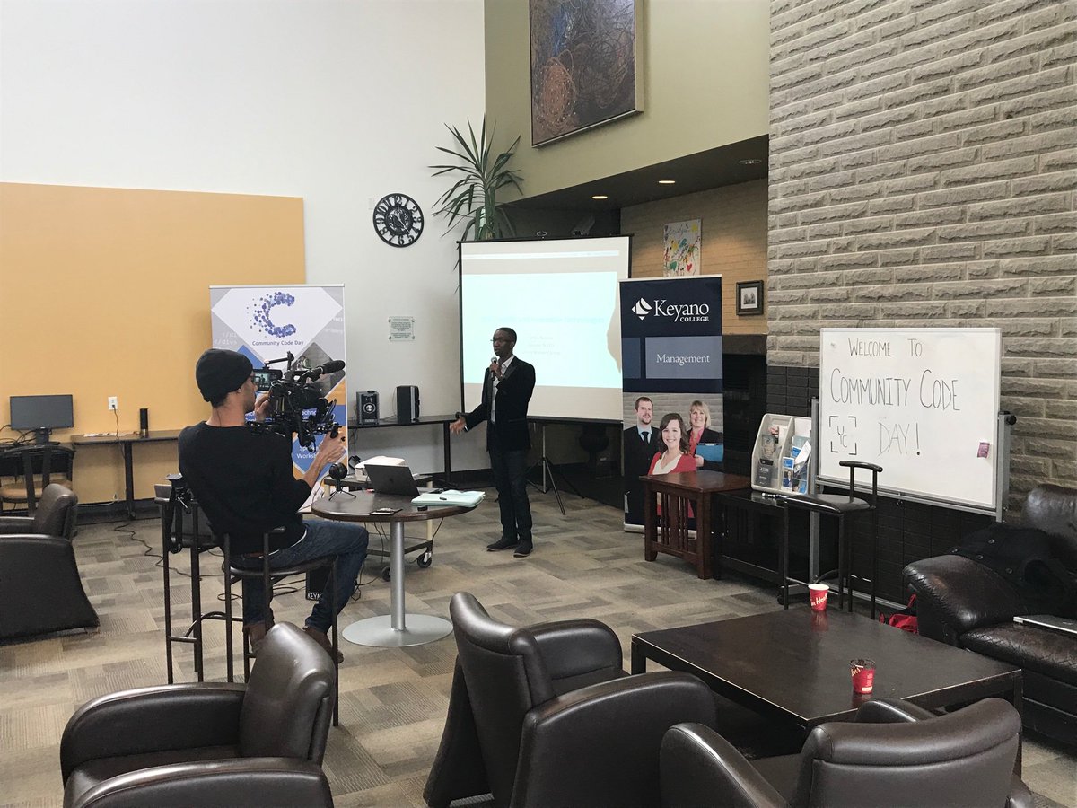 SaidElMejdani's tweet photo. Second #communitycodeday @keyanocollege amazing Keynote speaking You can feel the #Innovation in the building thanks to @ycomputing @brainstemally @WWhighschool @FMPSD https://t.co/irdzav7S5A
