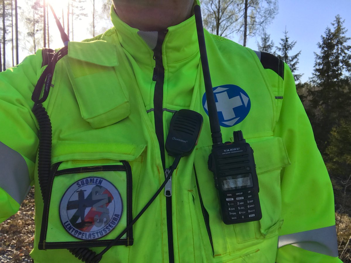 UAS_501's tweet photo. Vuorossa reittietsintäharjoitus usealla tähystäjällä (EVLOS), kaikkiaan n. 11 km lentolinjaa metsätieverkostolla. Harrastus luonnon rauhassa: taustaääninä linnut, dronet, ryhmän oma radioliikenne ja Pirkkalan torni. Ei savuhavaintoja. #RPAS #Vapepa #RPAS501 https://t.co/k6AKUAjAoA