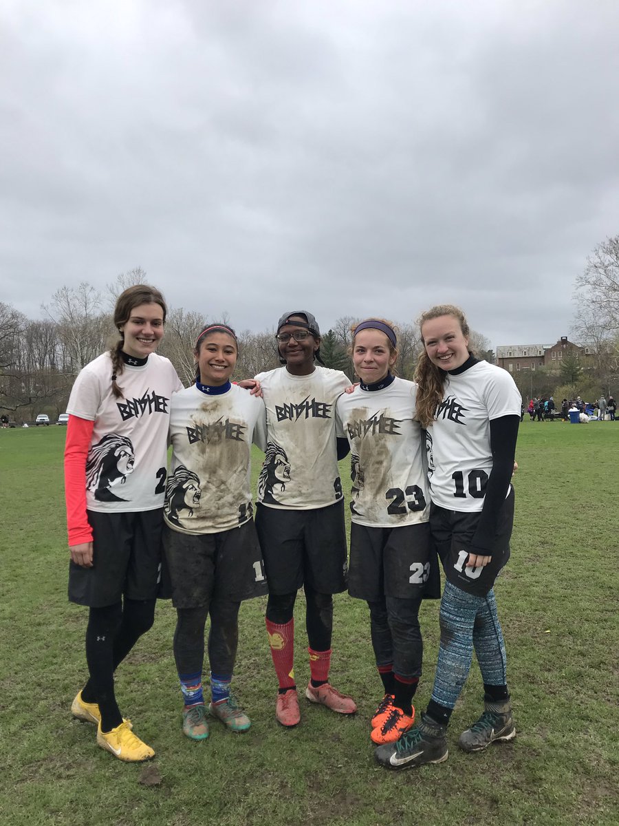 THANK YOU FOR EVERYTHING, SENIORS!!! We couldn’t have asked for a better last tournament with you. Thanks for making us into the players and the people we are today. We love you so much! #legends #bambambanshee