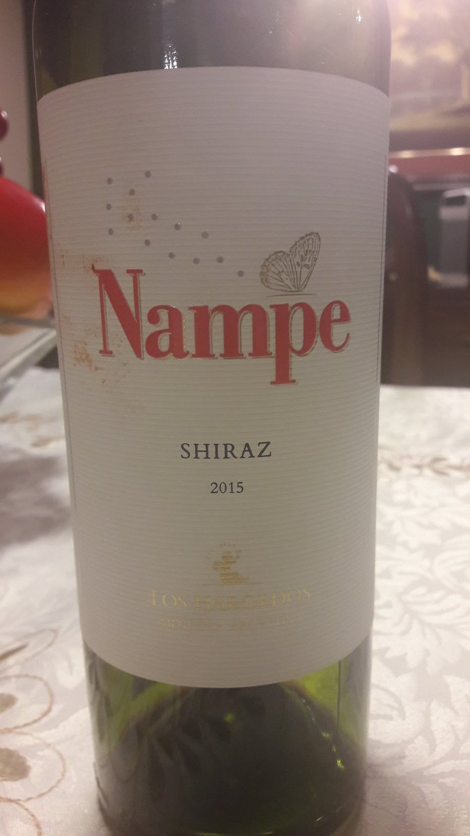 ernestorossell's tweet photo. #Nampe Shiraz. Este vino argentino de bodega #LosHaroldos es recomendable para los entusiastas que quieren encontrar los estímulos correctos que provee esta cepa tanto en copa, nariz y en boca. La relación precio calidad es muy buena. No se olviden oxigenar el vino por un rato. https://t.co/UeQ0afQ4Qg