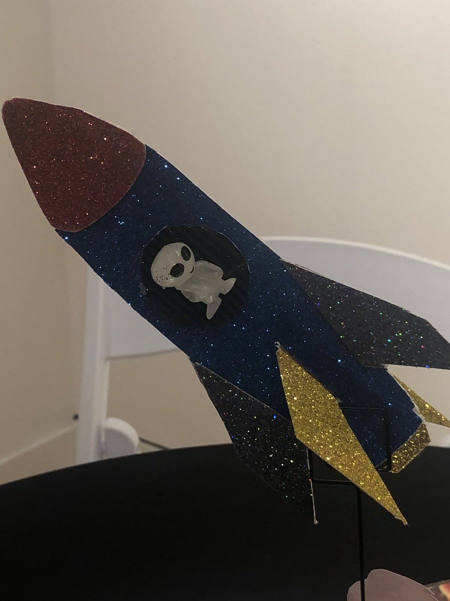 CathySue's tweet photo. “Fly Me To The Moon” themed @delaplaine annual celebration and fundraiser, proud of @FredCntyBank and friends of FCB supporting the art community! #communitybanking #local #frederickmd https://t.co/O6dX92zN3Q