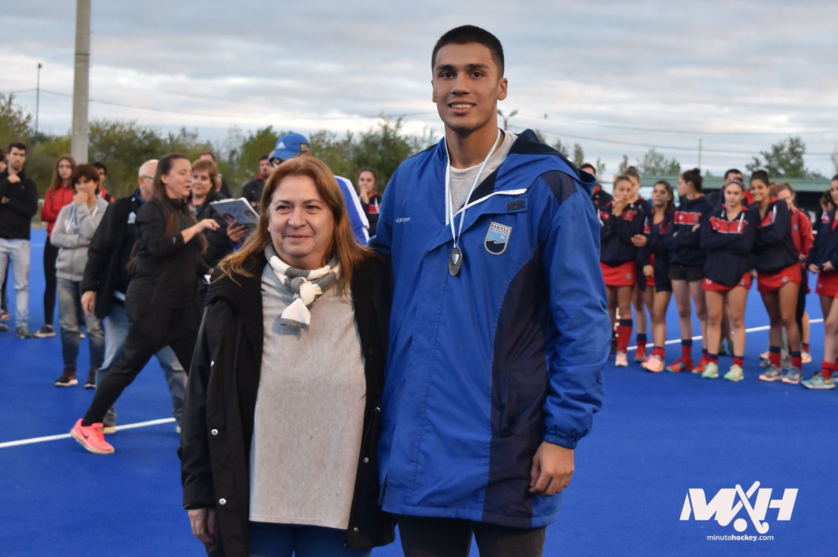 MinutoHockey's tweet photo. Los destacados del #ArgSub21
Lautaro Ferrero premio al goleador (CBA)
Gonzalo Yanello mejor arquero. (CBA)
Mejor jugador del certamen: Martín Fernández.
Facundo Zárate (Córdoba) fue distinguido por su actuación en la final. https://t.co/UXtgMssSI1