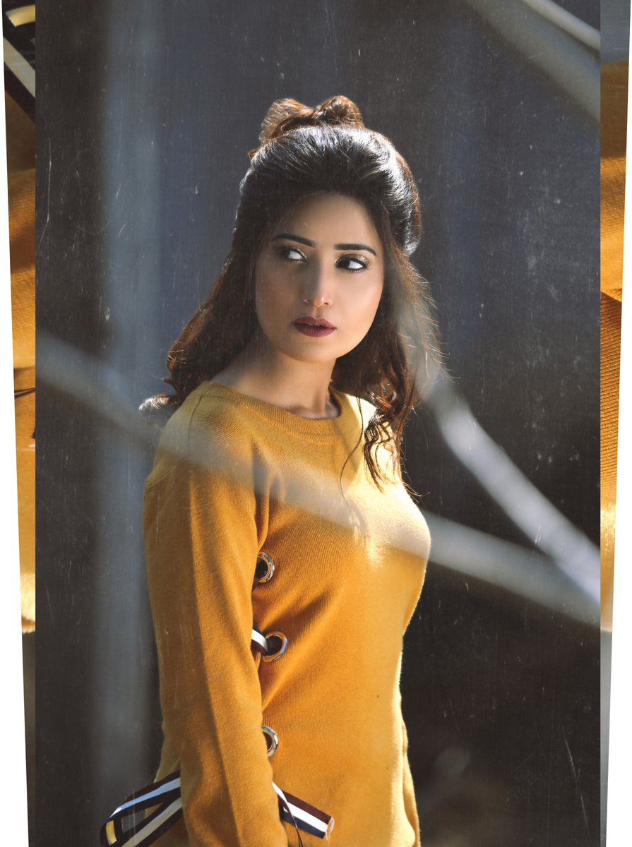 BEAUTIFUL <a href="/ElizabethRai7/">Elizabeth Rai</a> <a href="/cokestudio/">Coke Studio Pakistan</a> <a href="/pakistan/">Pakistan</a> Shoot by <a href="/shoot_studios/">STUDIOS SHOOT</a> Retouch <a href="/Talalovais/">Talal ovais</a>  #films #photoshoot #retouch #pakistan #cokestudio11 #feature #elizabethrai