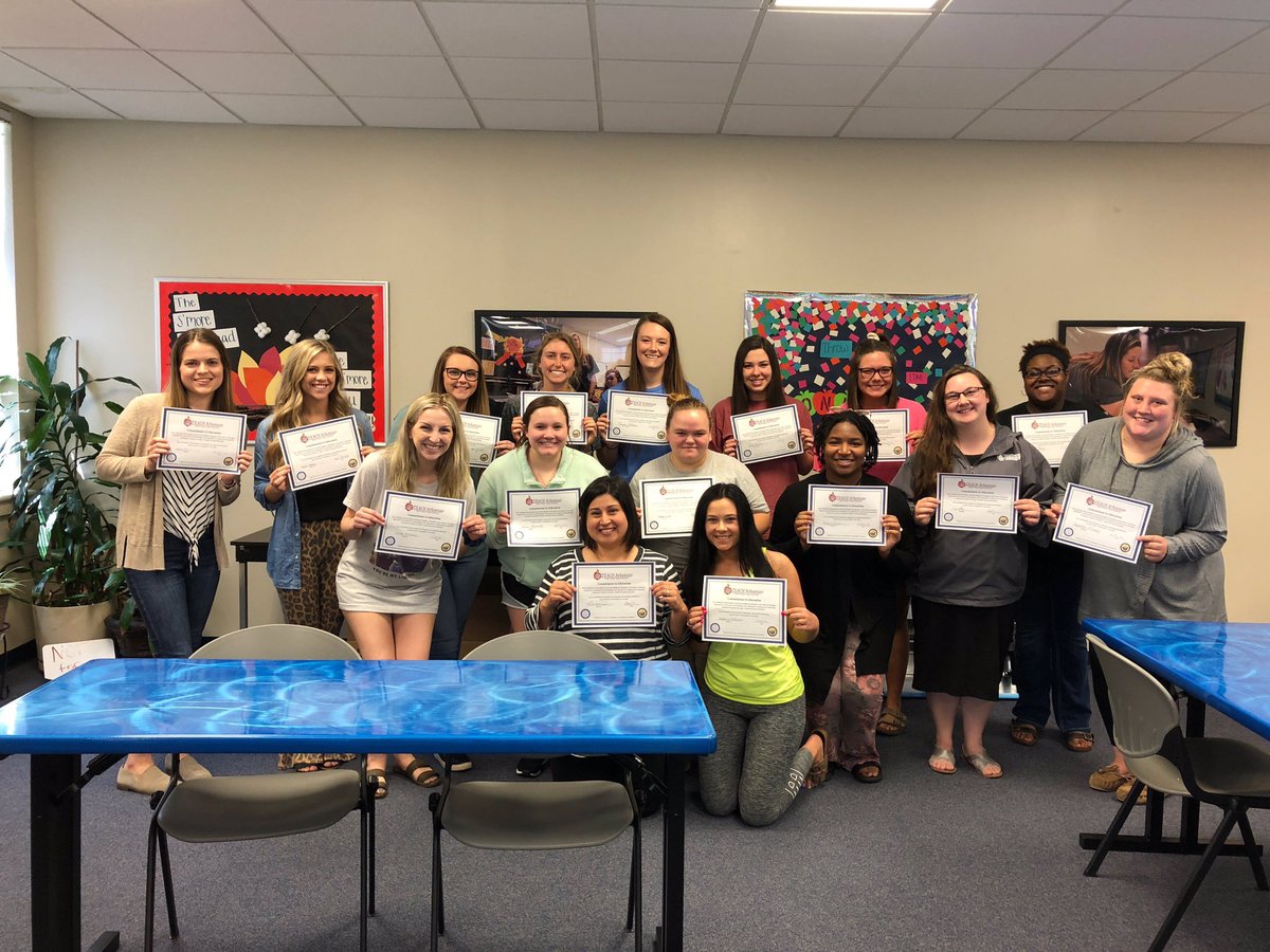 TeachSOUTHARK's tweet photo. Southern Arkansas University students pledged their commitment to the teaching profession. The Arkansas Department Of Education launched this initiative earlier this month.@muleriders @kkbloss @jeffdyer26 @ArkansasEd #TeachArkansas #ARSigningWeek2019 https://t.co/ywffSCYhve