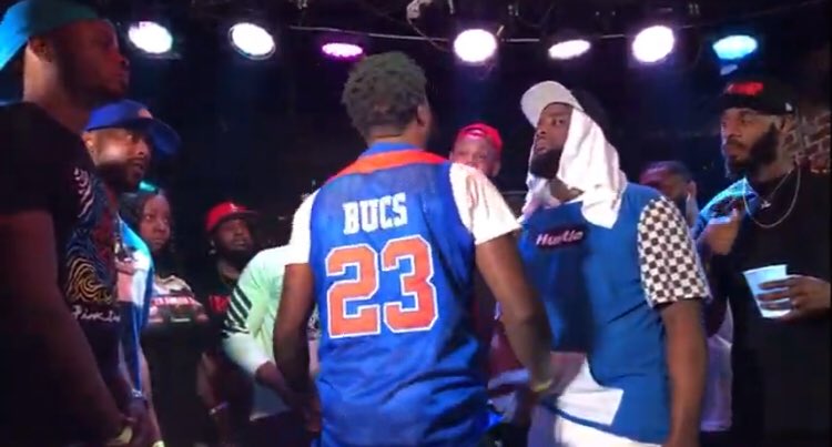 3rillythrowback's tweet photo. CaveGang 🦇 @therealBucs Rocking ThrillyThrowbacks Custom At his battle! Salute Killa 💪🏾🔥🔥 add ThrillyThrowbacks on INSTAGRAM 
 https://t.co/2NMoWuajiR Dm us #Thrillythrowbacks #Thebigpayback #Bullpen #Burkebucs #Cavegang #Tayroc #Johnjohndadon #guntitles #baltimore #Jerseys https://t.co/jkjlNhm5IC