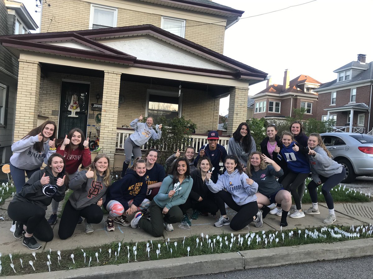 MtLebo_softball's tweet photo. Best prank of 2019!!!! We sporked Coach Phil’s yard!!!!🥎 #H2L https://t.co/nmNyJAychw