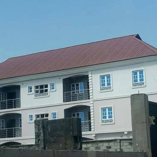 MidtolEstateLtd's tweet photo. TO LET

Modern 3Bedroom Flat (Upstairs) at Lakowe, Lekki.
Price- 600k
For Enquiries &amp; Inspection, Call Olumide on 08022169940 or 08056851292 https://t.co/WPpjQKIOyC
