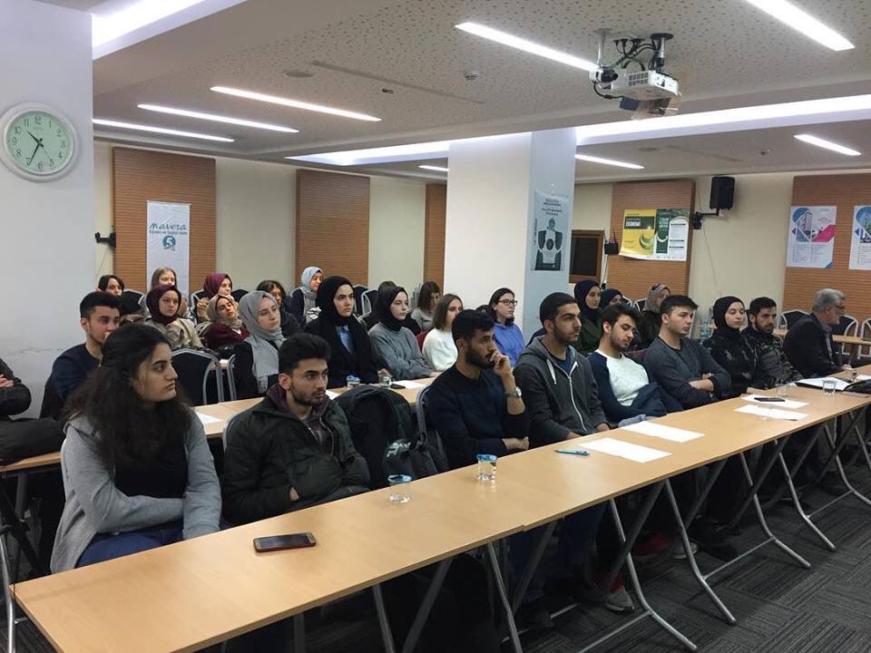 sosyodergenclik's tweet photo. Gençlik ve Spor Bakanlığıyla birlikte gerçekleştirdiğimiz "Aile içi ilişkiler ve Sorumluluk" konulu eğitim ve tartışma programı Dr. Lale Vurgun tarafından gerçekleştirildi.
#sosyoder #sosyodergençlikprojesi #gençlikvesporbakanlığı #gençlikprojeleridestekprogramı https://t.co/V05FfuDoEa