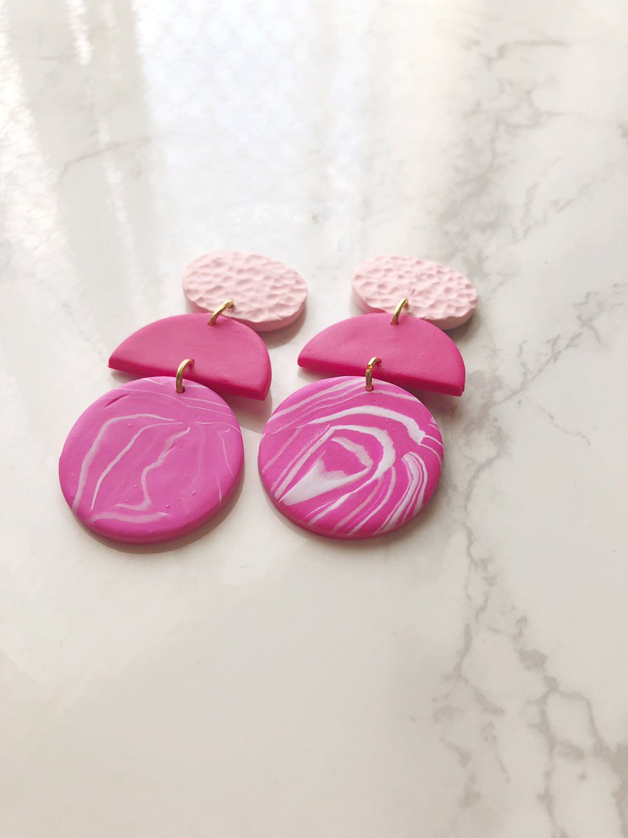 TheFancyFriend's tweet photo. THE FANCY FRIEND SHOP IS NOW OPEN!!! https://t.co/GMzGGoVIxi https://t.co/JGrPiybUYd