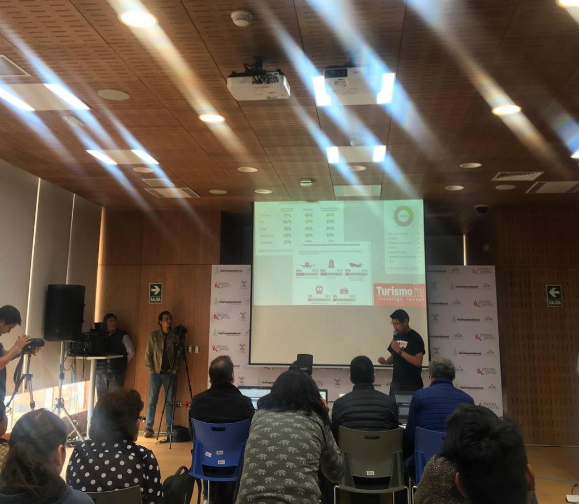 techstarsperu's tweet photo. 2do pitch de la tarde Tour guide Peru en #swcusco https://t.co/99k2wzdC9M
