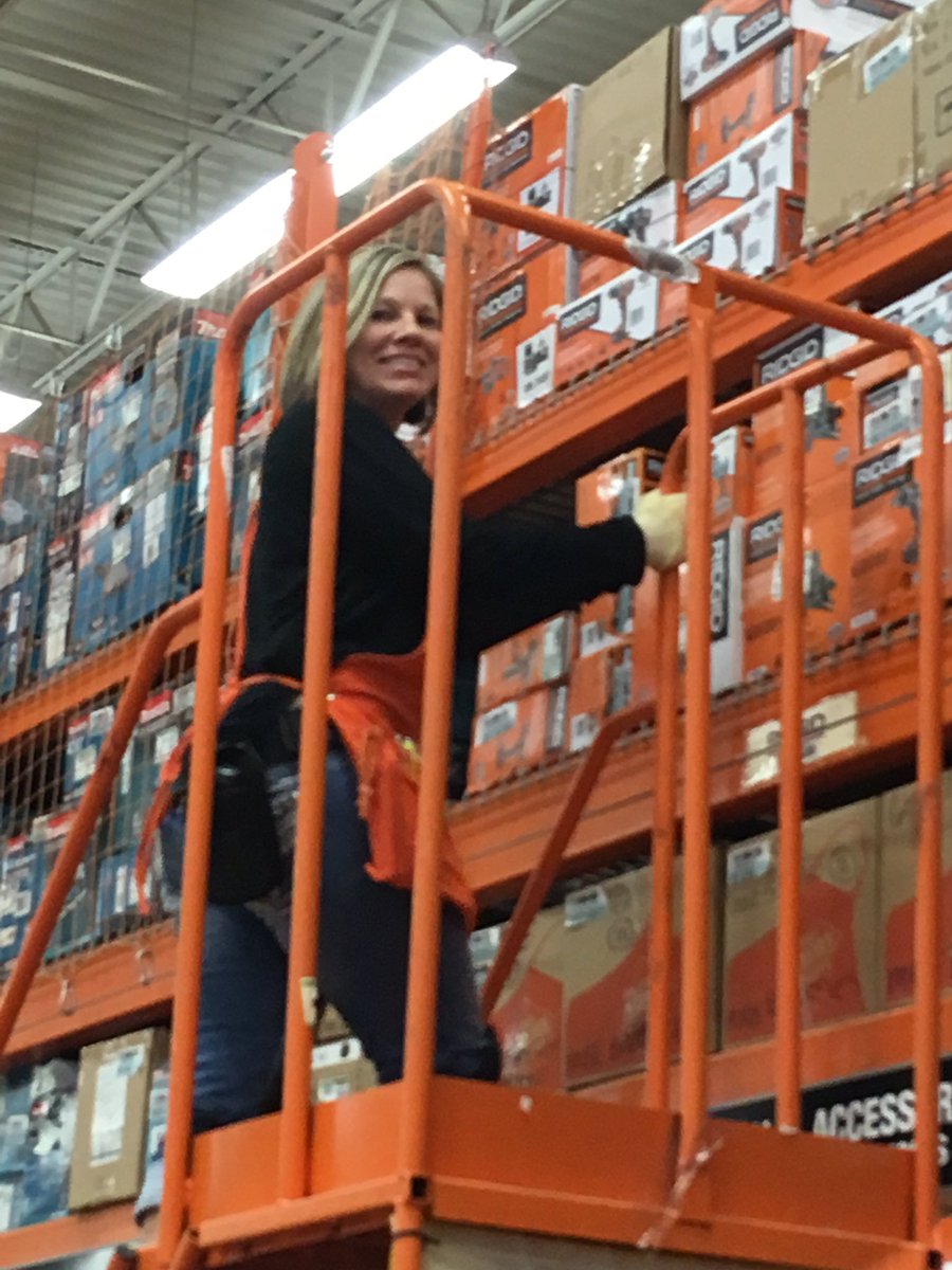mikeeppinette's tweet image. Caught Kim packing down safely at the Fort. Gloves and 3 points of contact. #BDDSW