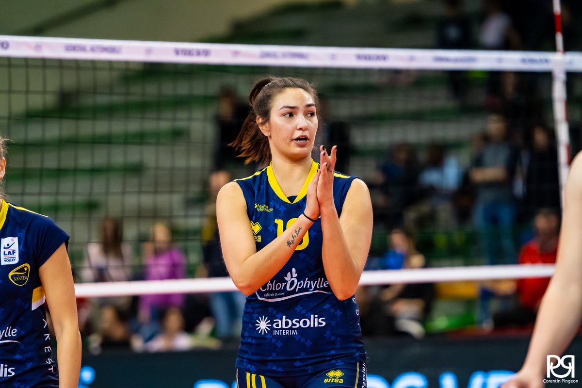 📸 [Les 4 images #PassionNantes] 📸
Retour en 4 photos sur la victoire du @VBNantes (3/0) à Mangin Beaulieu, contre <a href="/BeziersAngels/">Béziers Angels</a> en 1/4 de finale d'appui des Play-Offs !
- Crédit photos C.Pingeon -
#Qualification #ManginAuFéminin 🏐💙💛