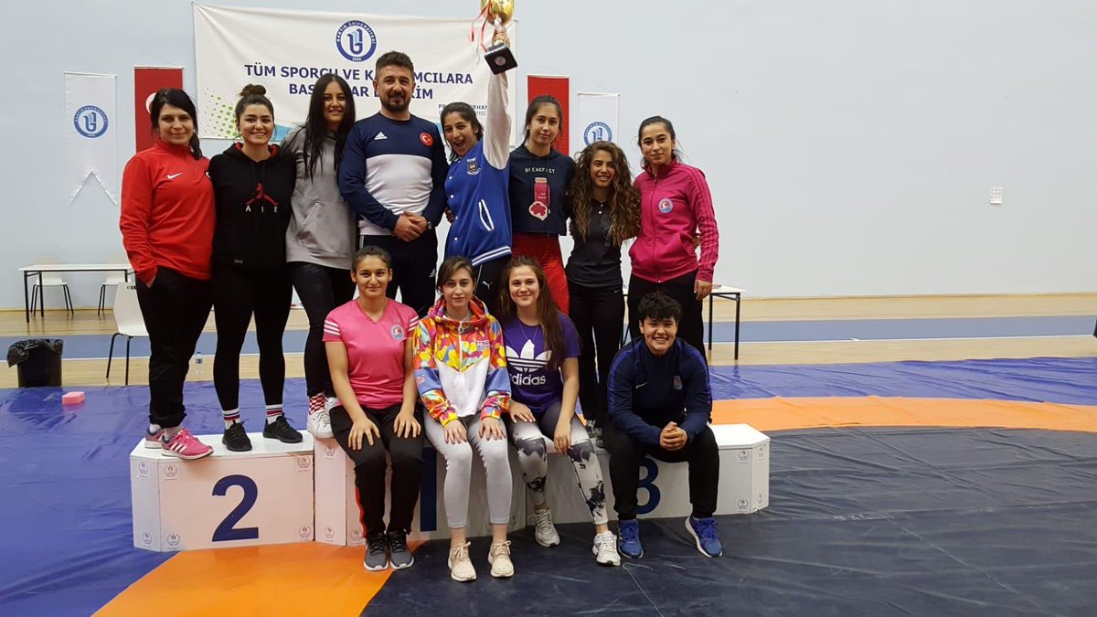 Bartın’da 42 üniversitenin katılımıyla gerçekleşen Üniversiteler Türkiye Şampiyonası’nda MAKÜ Kadın Güreş Takımı Türkiye ŞAMPİYONU,
MAKÜ Erkek Takımı ise Serbest Stilde Türkiye İkincisi oldu. Gurur kaynağımız olan öğrencilerimizi ve hocamız Dr. Ahmet Şahin’i tebrik ediyorum.