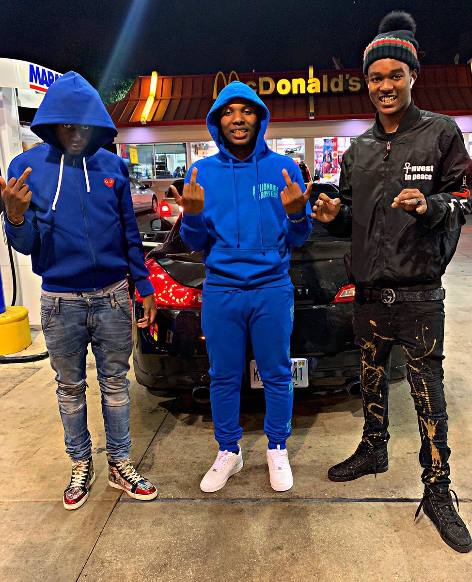 KiddCassette's tweet photo. Let Me Get Y’all Right Wit A Fwea Ti Lil ⛽️ Station Pic ..... #LLDAGUYZ 🕊 https://t.co/3LGMPhJljZ