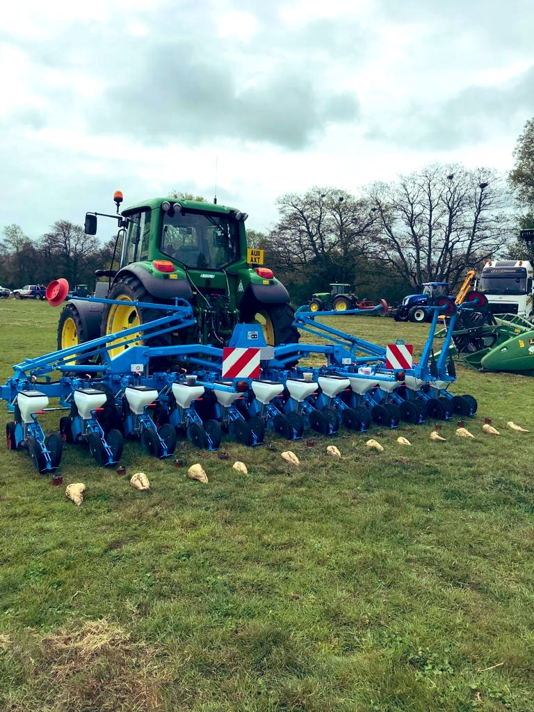 Great to have the opportunity to promote the #positive   #homegrownsugar story at the Suffolk young farmers county fair today, from seed to seedlings to sugar beet within a few metres! #britishsugar #backbritish