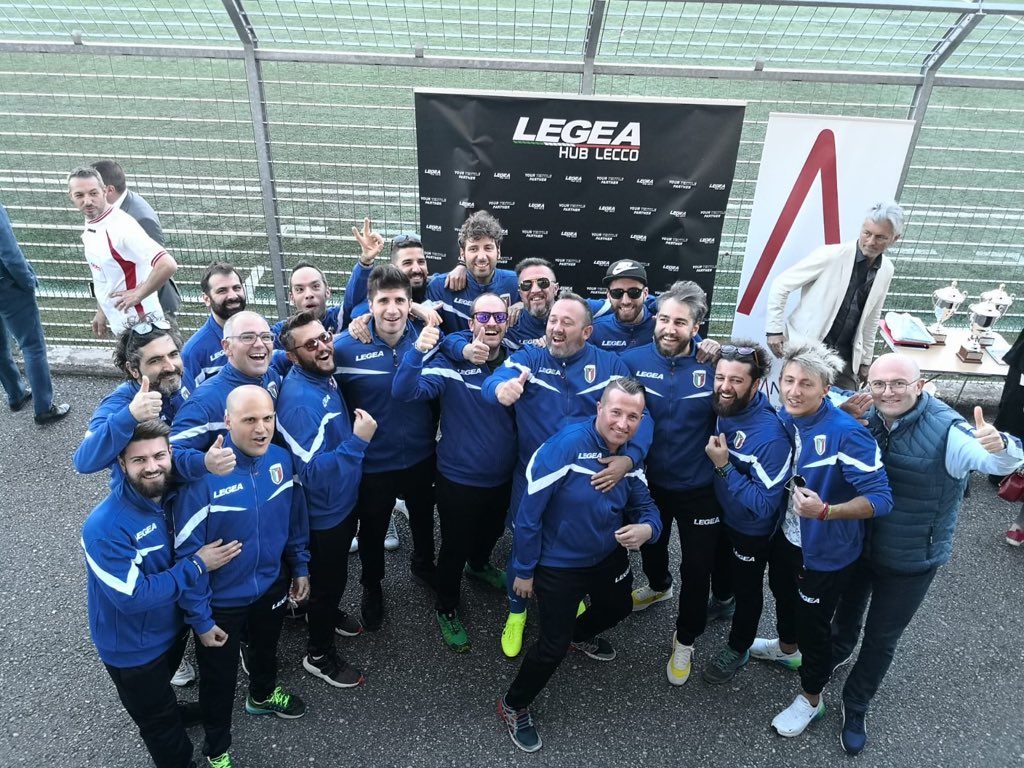 Safetyplayers's tweet photo. 👷🏻‍♂️🇮🇹 Oggi a #Monza la #SicurezzaSulLavoro è scesa in campo. Un tema così importante non può esser messo da parte. C’è una strage giornaliera che passa inosservata! Noi non ci fermeremo mai! Si lavora per vivere non per morire 🙏🏻 https://t.co/jFtkppjkL3