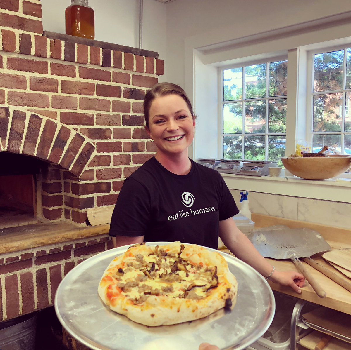 A well deserved lunch for Eden, our administrative coordinator, after a successful weekend event! Thanks for all you do, Eden🙌

#pizza #pizzaoven #realfood #pizzamakesmehappy
