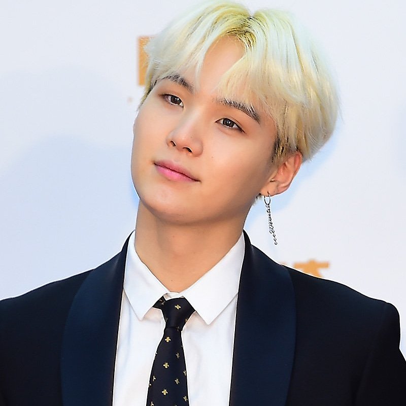 BTS_inSpain's tweet photo. ✨TWITTEADA MASIVA HISPANOHABLANTE✨

Comencemos a compartir belleza
😉
Tu bias en traje 👔 o casual 👕

No olvides
👇👇👇👇👇
#BBMAsTopSocial BTS @BTS_twt Army With Love 

🦄 https://t.co/wLc6DcVf7F