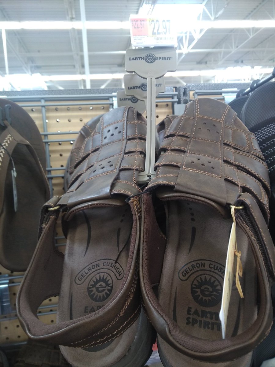 MrHarveyPsych's tweet photo. Really considering getting these Dad sandals on the left. https://t.co/CvCOhPTyh0
