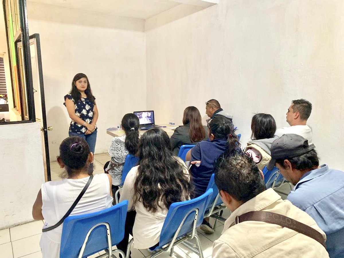 NadiaArroyoG's tweet photo. Por parte de la Secretaría de @FyCPANEdomex hoy impartí el Taller de Introducción al Partido en Tenango del Aire. 

Me da mucho gusto poder recibir y transmitir a nuevas personas los principios humanistas del PAN ¡Bienvenidos! 
#FyCPANEdomex #ElPanQueQueremos #CursoTIP https://t.co/RSzmizysTG