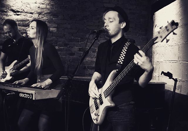 isabllamarriott's tweet photo. @theatreoftheugly is back to play with us on May 30th @petescandystore !
#rocknroll #bassist #musicislife #phillytonyc #singersofinstagram #newmusic #livemusic #singersongwriter #petescandystore #brooklyn #bkmusic @ebaggertenor @8.daves.a.week https://t.co/I4TZ6LhQhc https://t.co/wWVmEca5s8