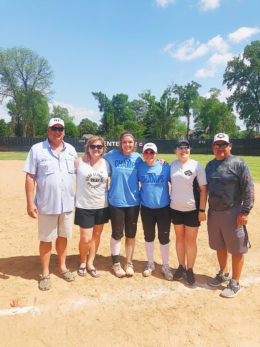 sarah__metzer17's tweet image. Thankful for the support of all family and friends and especially the girls from Centenary in the stands ❤️❤️ Conference champs #1down