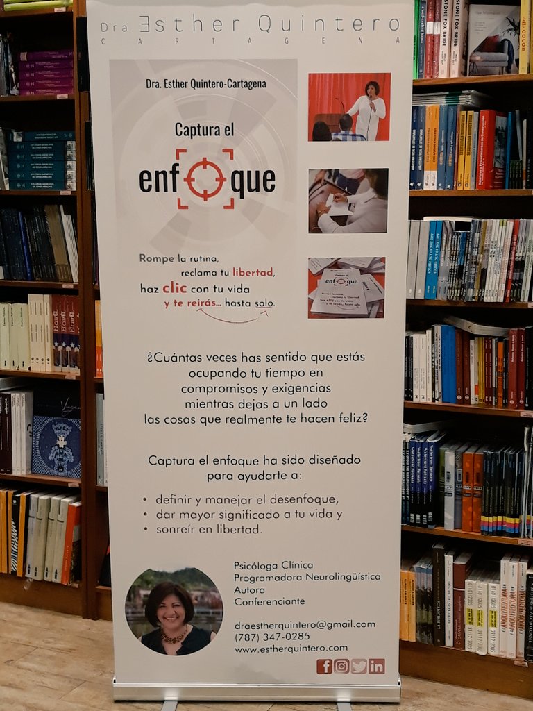 Hoy celebramos nuestro segundo aniversario junto a la Dra. Esther Quintero-Cartagena en la presentación de su libro "Captura el enfoque" #AmamosLosLibros #SegundoAniversario ❤📚