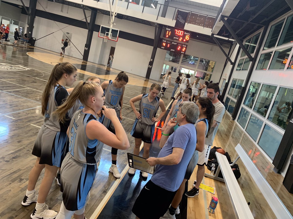 phoenixselect's tweet photo. Phoenix Blue got to play 4 games at Hill Country Indoor this weekend👍💪😁 #gotReps #gotMinutes #gotExperience #gotBetter #phoenixProud https://t.co/yNyytzyGHR
