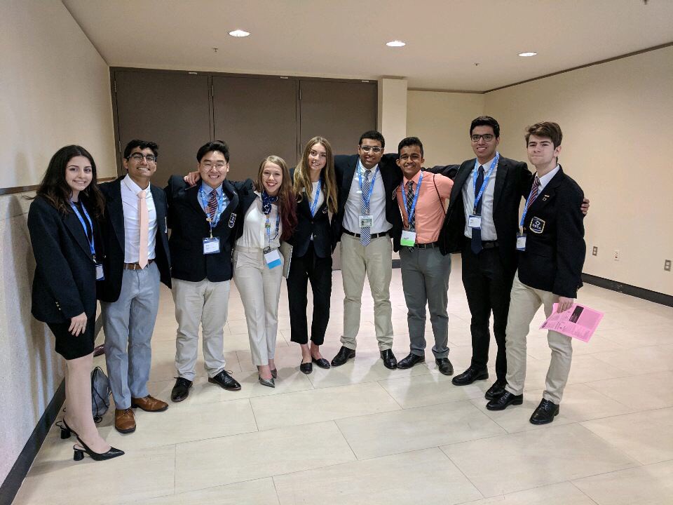decalily's tweet photo. #TexatarioDECA and #OregonDECA <3 https://t.co/DLWaiY46CN