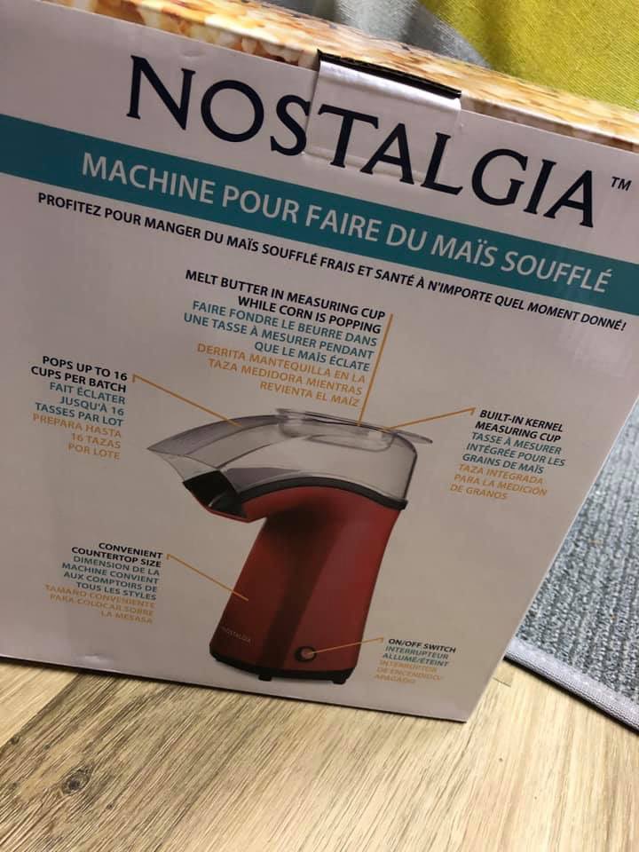 SFAPaperClip's tweet photo. BONUS AUCTION ITEM 🎉
What makes this popcorn maker so cool is its ability to pop the corn using only air.  Just add the corn kernels, plug it in and watch as the popcorn pours directly into the bowl.  It has only been used once or twice and is still in extremely good condition. https://t.co/omKPeZVgrO