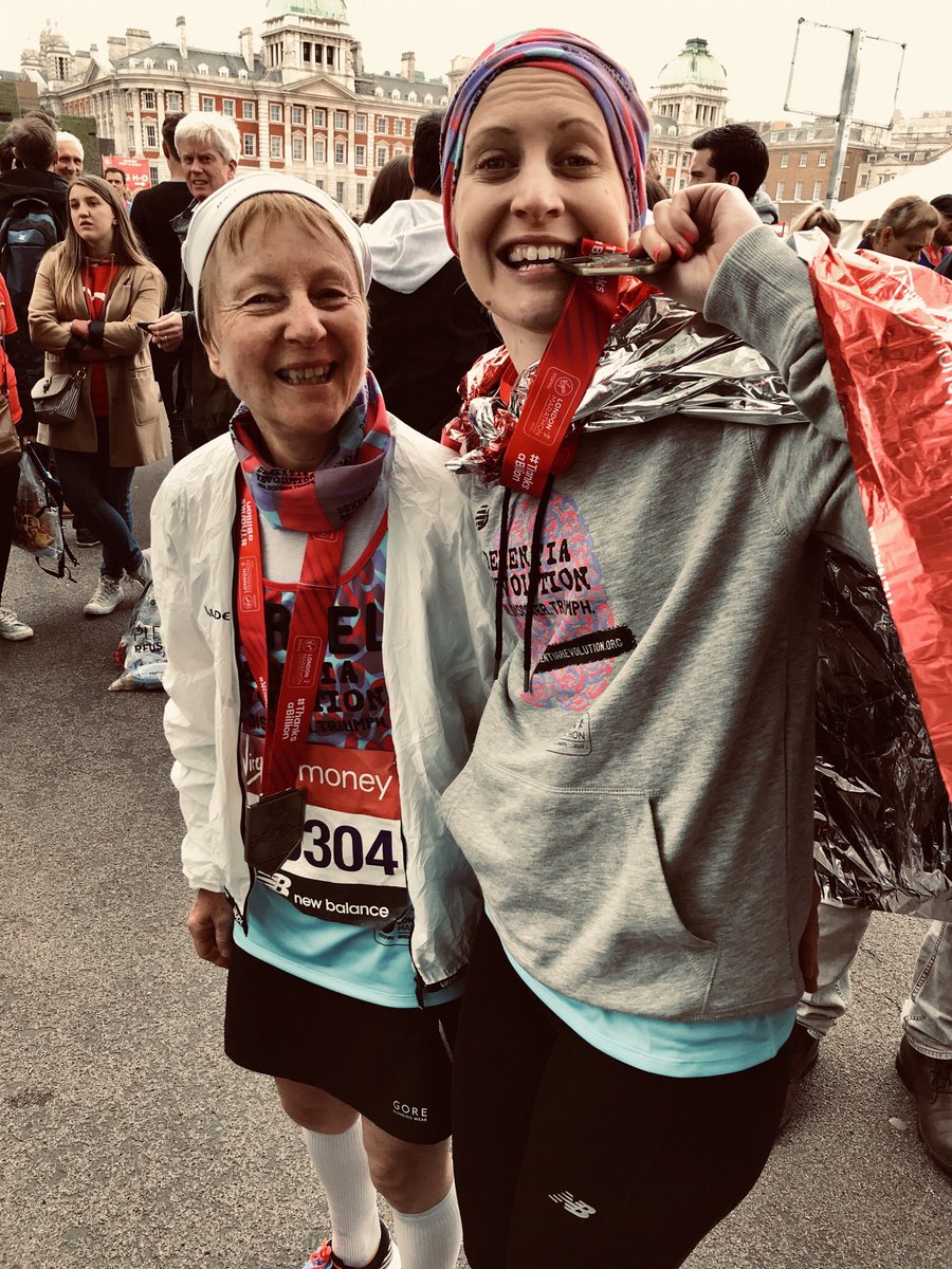 Incredibly proud of @LPhipps86 (and my mum!) for running the London marathon! What a fantastic day it has been @ARUKnews  #DementiaRevolution.