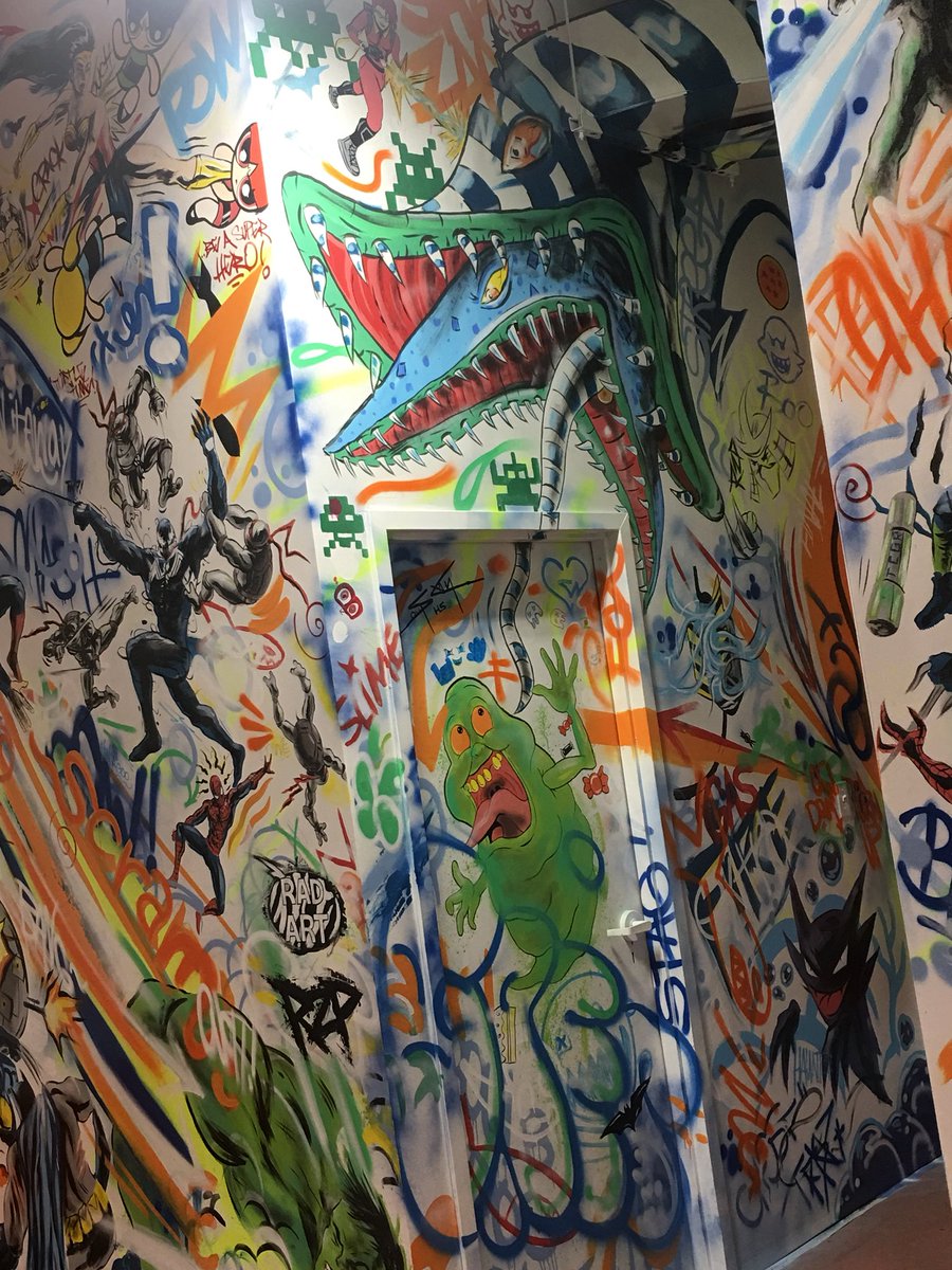 RZP_art's tweet photo. Me n Soupcan went Hard as fuckin the New England Winter - for this one #Endgame #streetart #rzpart #graffiti #graffitiart #comicbooks #vs #tmnt #venom #dc #marvel #ghostbusters #beetlejuice #mural https://t.co/ehwRp5Gqnu