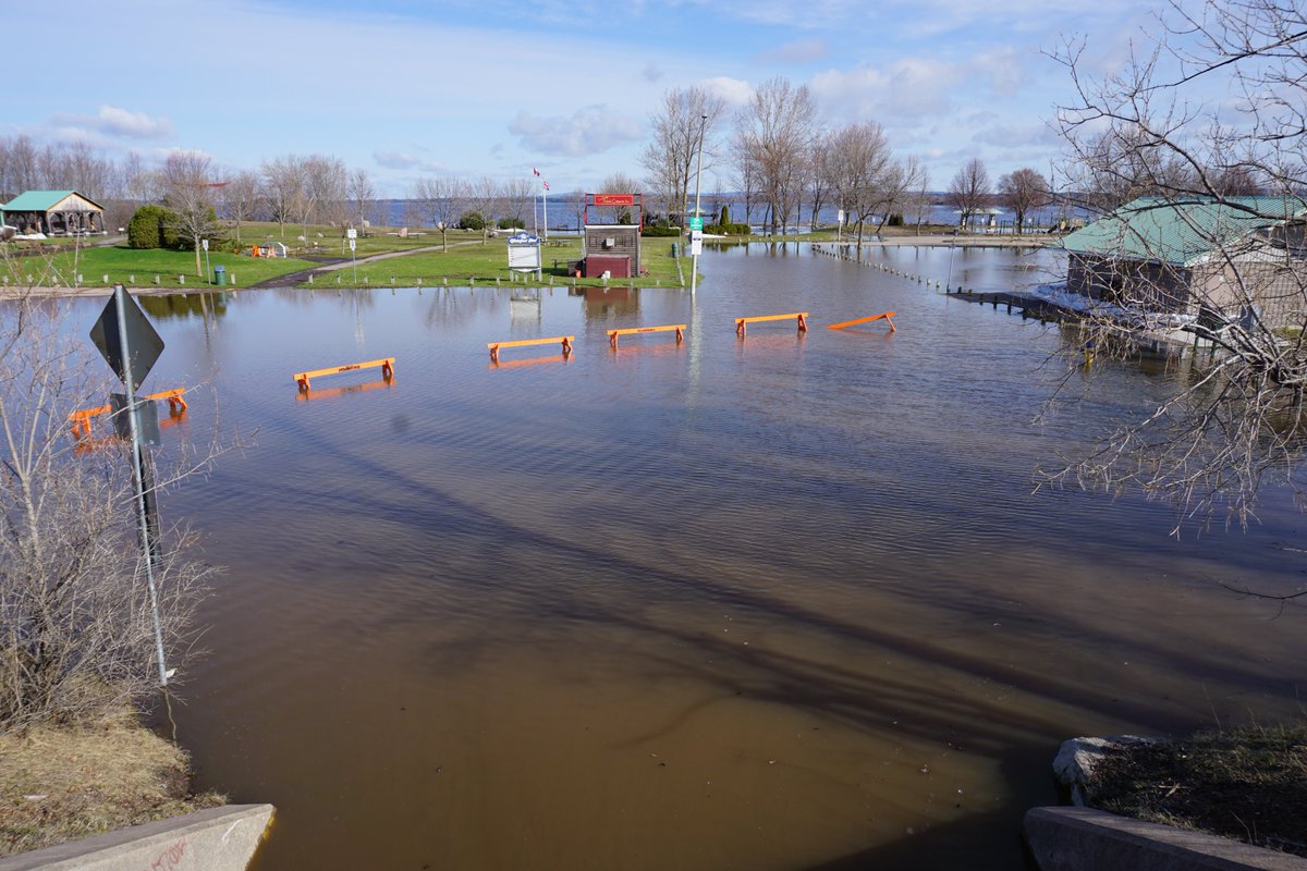 #pembroke #marina from the railway trestle   #flooding #flood #ottawariver #pembrokeontario #cityofpembroke #renfrewcounty #park #water #ONflood #ottawavalley