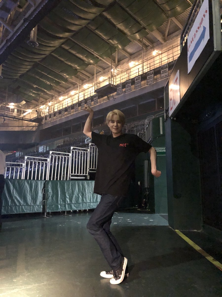 NCTsmtown_127's tweet photo. NCTzen at Watsco Center and NCTzen everywhere else, please do this pose! 💚

❤️#NEOPOSE_CHALLENGE

#MIAMI
#NEOCITYinMIAMI #DDAY 
#JUNGWOOinMIAMI
#WE_ARE_SUPERHUMAN
#NCT127_SUPERHUMAN
#SUPERHUMAN
#NEOCITYinUSA #NCT127inUSA #NCT127 #NCT https://t.co/HGKiEGEmCq