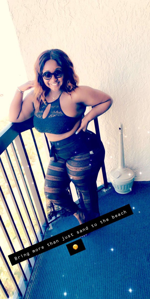 _Tasiania's tweet photo. 🖤🌻 https://t.co/cBKLC6hO4F